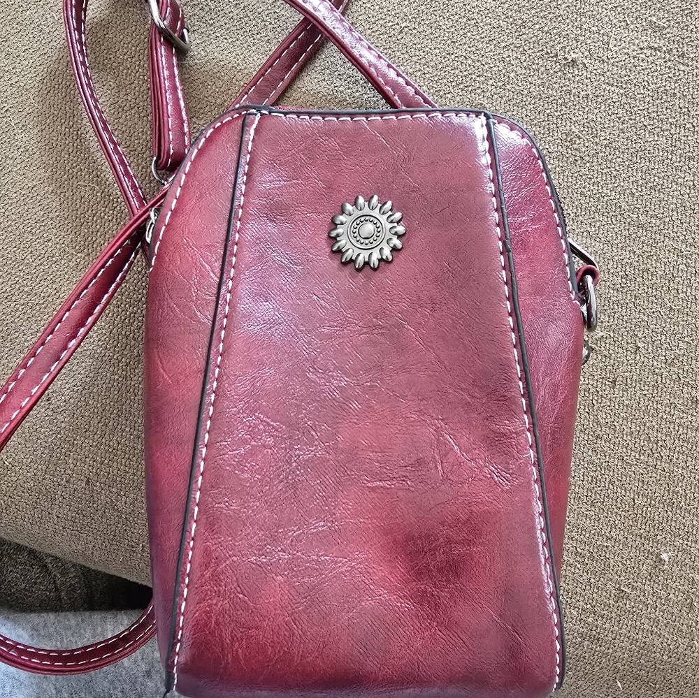 🧡 B2G1 EUC faux leather deep burgundy red 3"x3"x7" small crossbody versatile